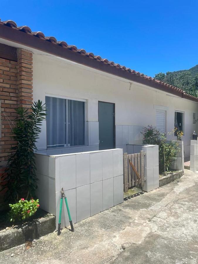 Suites Lesther Ubatuba Eksteriør billede