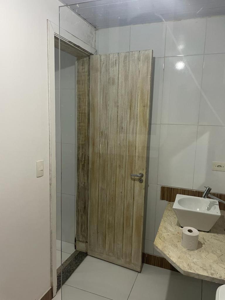 Suites Lesther Ubatuba Eksteriør billede