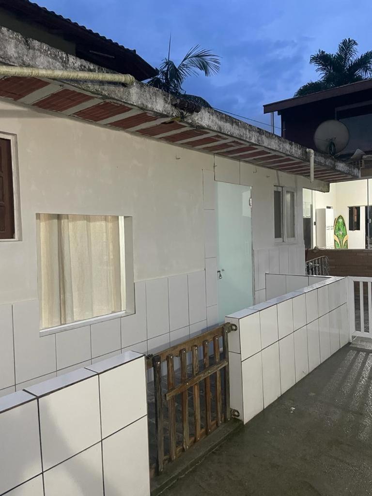 Suites Lesther Ubatuba Eksteriør billede